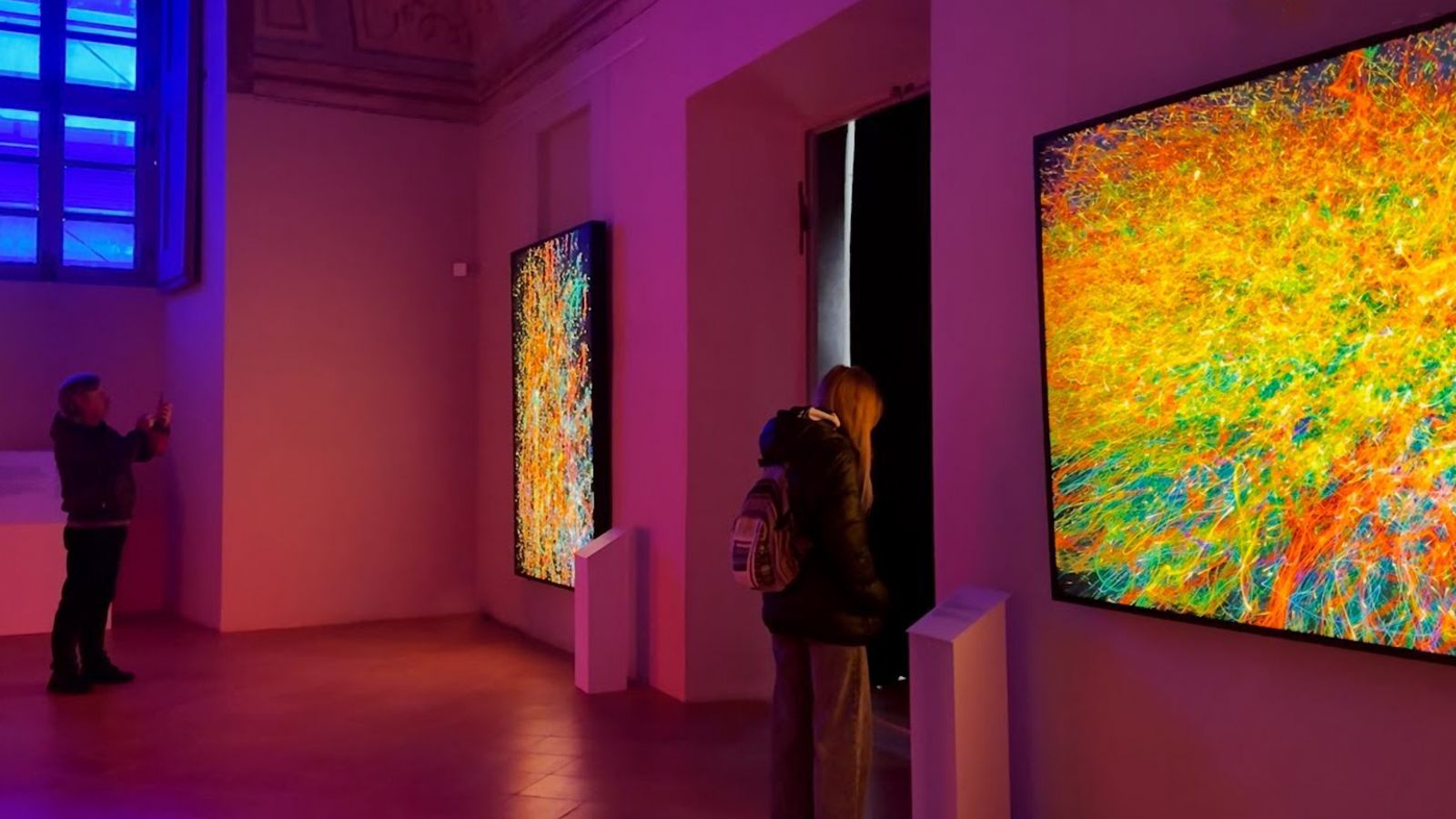 Alcune delle stampe retro illuminate con  cornici artigianali che abbiamo realizzato per la mostra fotografica personale di Mario Amura a Napoli